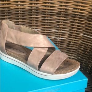ADRIENNE Vittadini Sz 7 Rose Gold